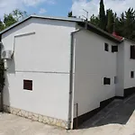 6585b Apartment