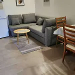 Apartment 6585b