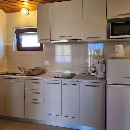 6585b Apartment