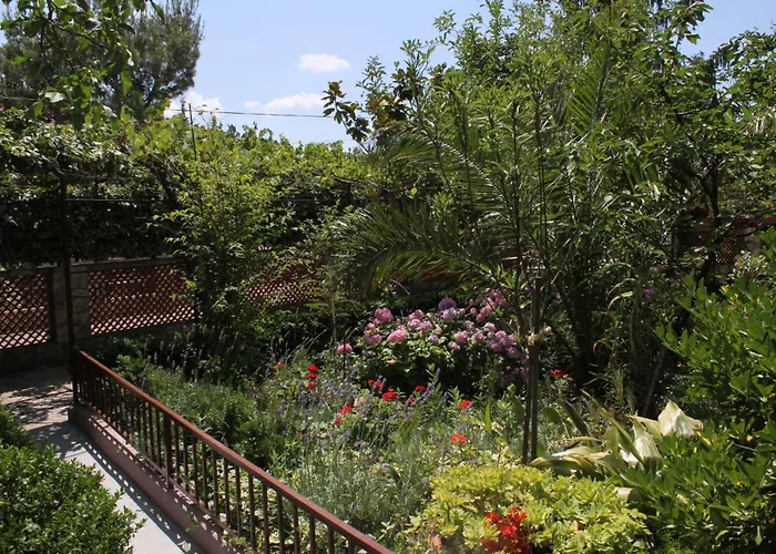 6585b * Starigrad Paklenica